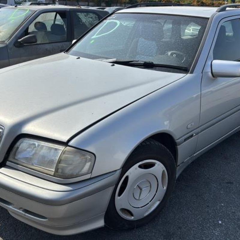 Capot MERCEDES CLASSE C 202 Photo n°8