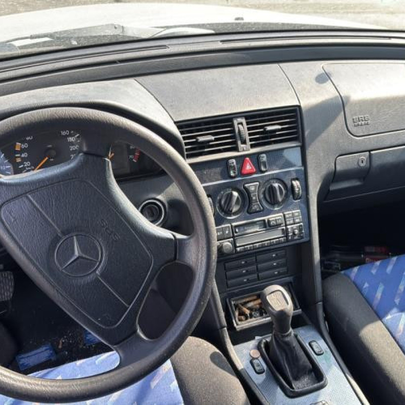 Capot MERCEDES CLASSE C 202 Photo n°20