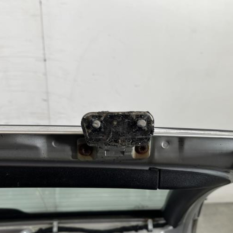 Malle/Hayon arriere MERCEDES CLASSE C 202 Photo n°6