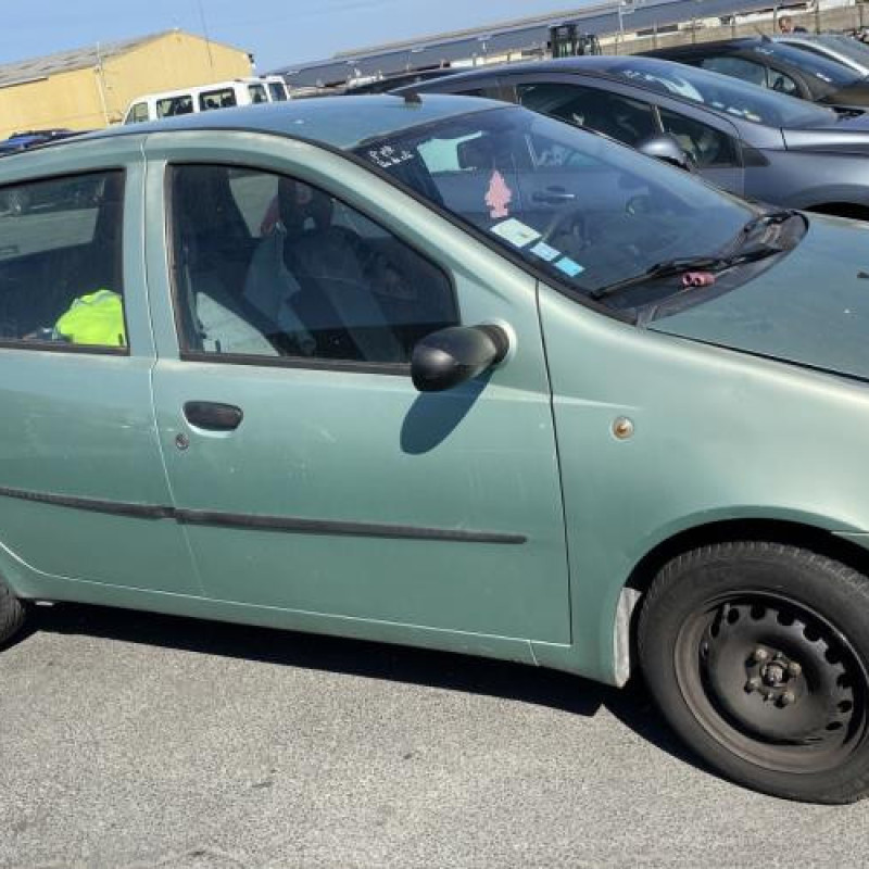 Moteur essuie glace avant FIAT PUNTO 2 Photo n°13