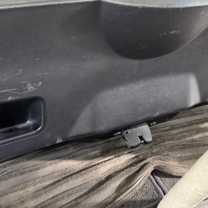 Malle/Hayon arriere PEUGEOT 207 Photo n°10