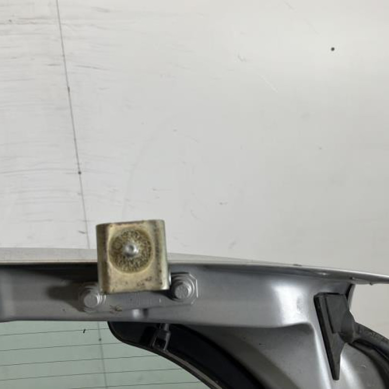 Malle/Hayon arriere RENAULT CLIO 3 Photo n°9