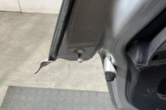 Malle/Hayon arriere RENAULT CLIO 3