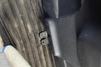 Malle/Hayon arriere RENAULT CLIO 3