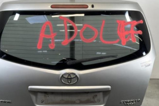 Malle/Hayon arriere TOYOTA COROLLA VERSO 2 Photo n°1