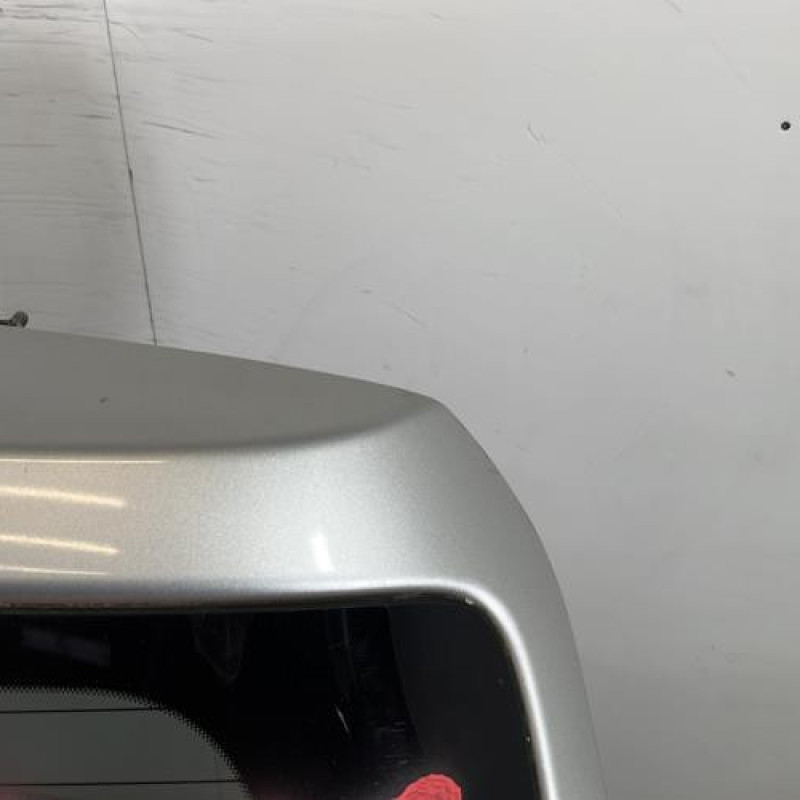 Malle/Hayon arriere TOYOTA COROLLA VERSO 2 Photo n°3