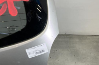 Malle/Hayon arriere TOYOTA COROLLA VERSO 2