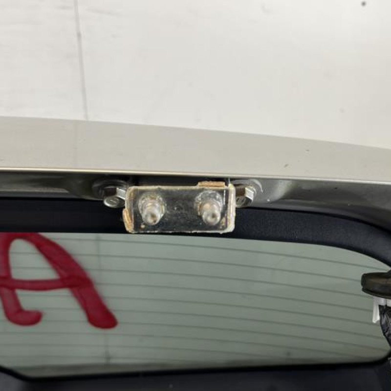 Malle/Hayon arriere TOYOTA COROLLA VERSO 2 Photo n°9