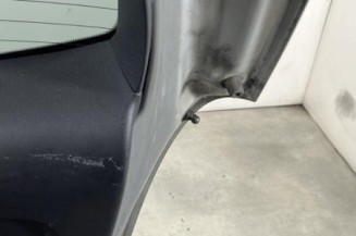 Malle/Hayon arriere TOYOTA COROLLA VERSO 2