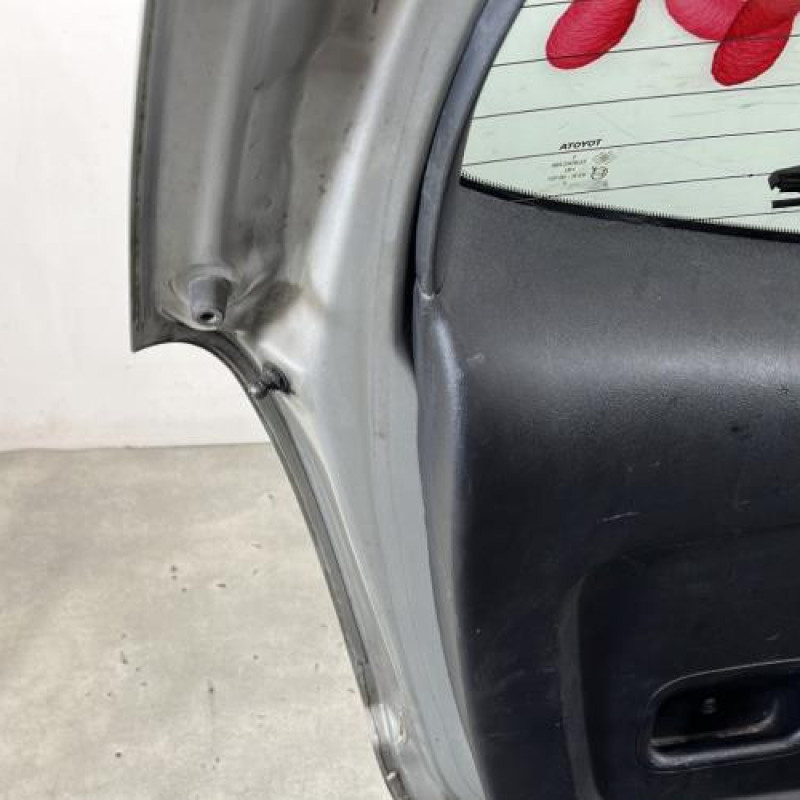 Malle/Hayon arriere TOYOTA COROLLA VERSO 2 Photo n°11