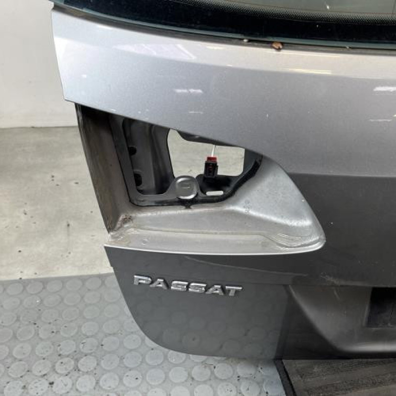 Malle/Hayon arriere VOLKSWAGEN PASSAT 6 Photo n°6