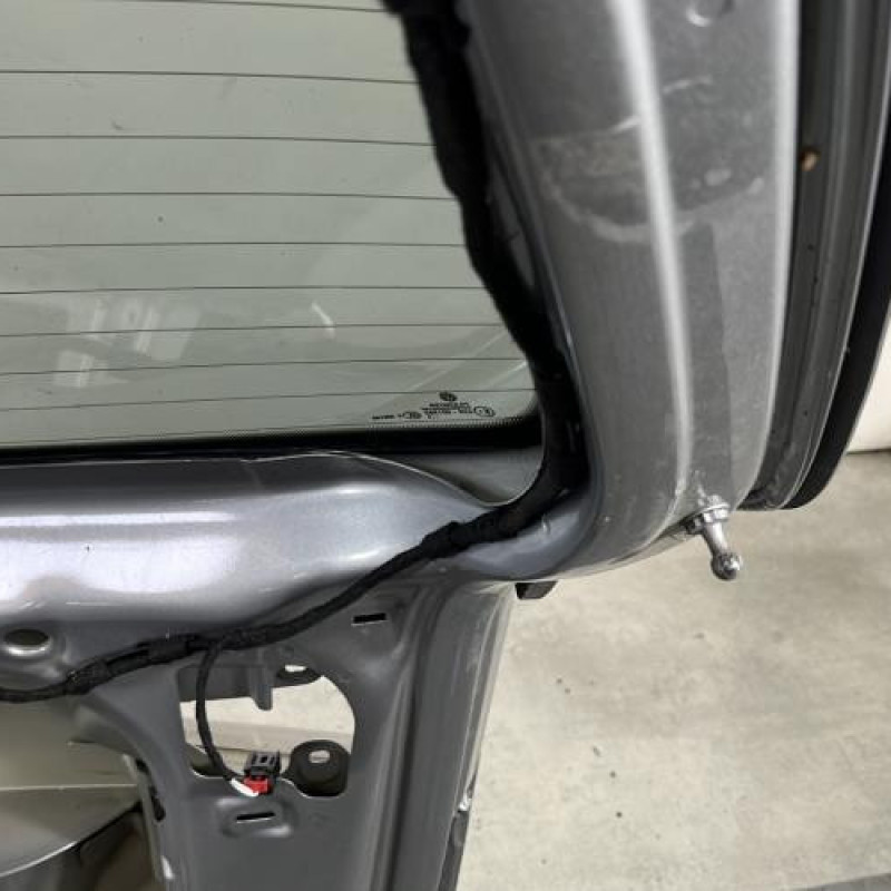 Malle/Hayon arriere VOLKSWAGEN PASSAT 6 Photo n°10