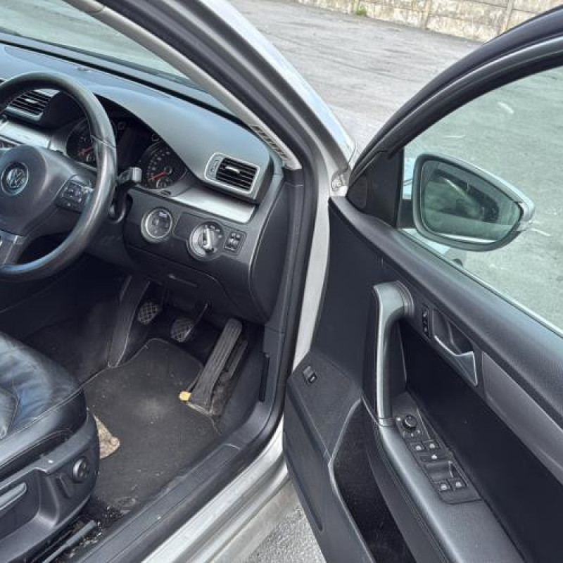 Malle/Hayon arriere VOLKSWAGEN PASSAT 6 Photo n°20