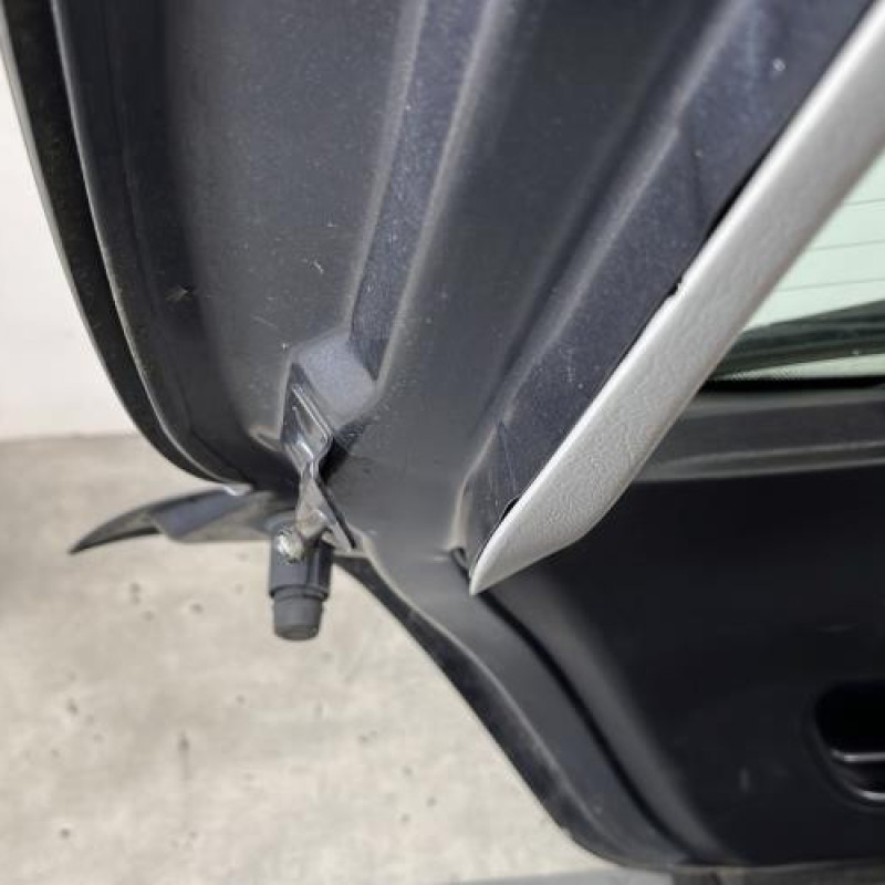 Malle/Hayon arriere PEUGEOT 207 Photo n°11