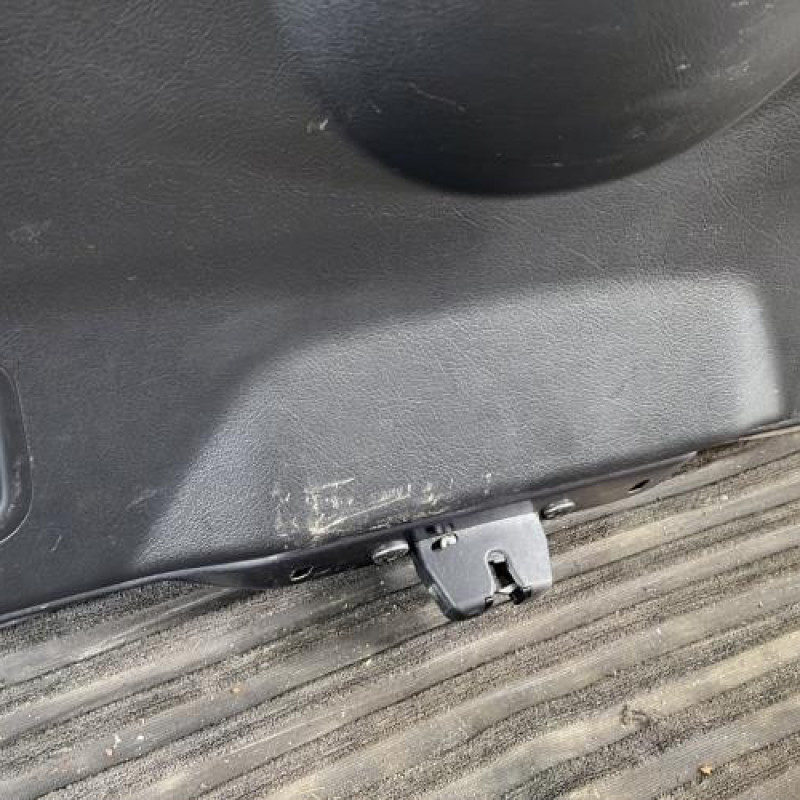 Malle/Hayon arriere PEUGEOT 207 Photo n°12