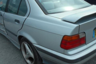 Pare choc arriere BMW SERIE 3 E36
