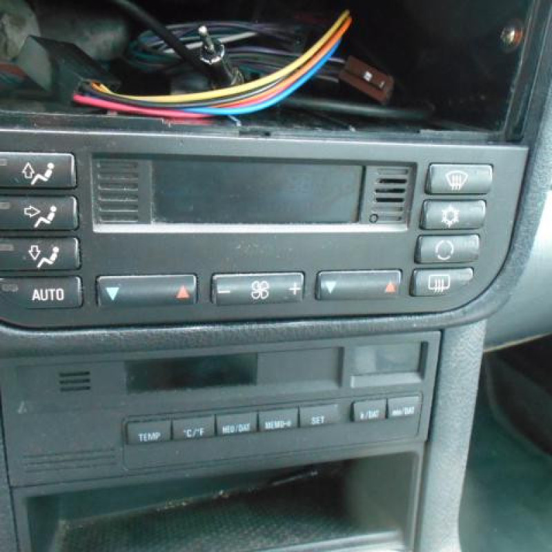 Pare choc arriere BMW SERIE 3 E36 Photo n°10