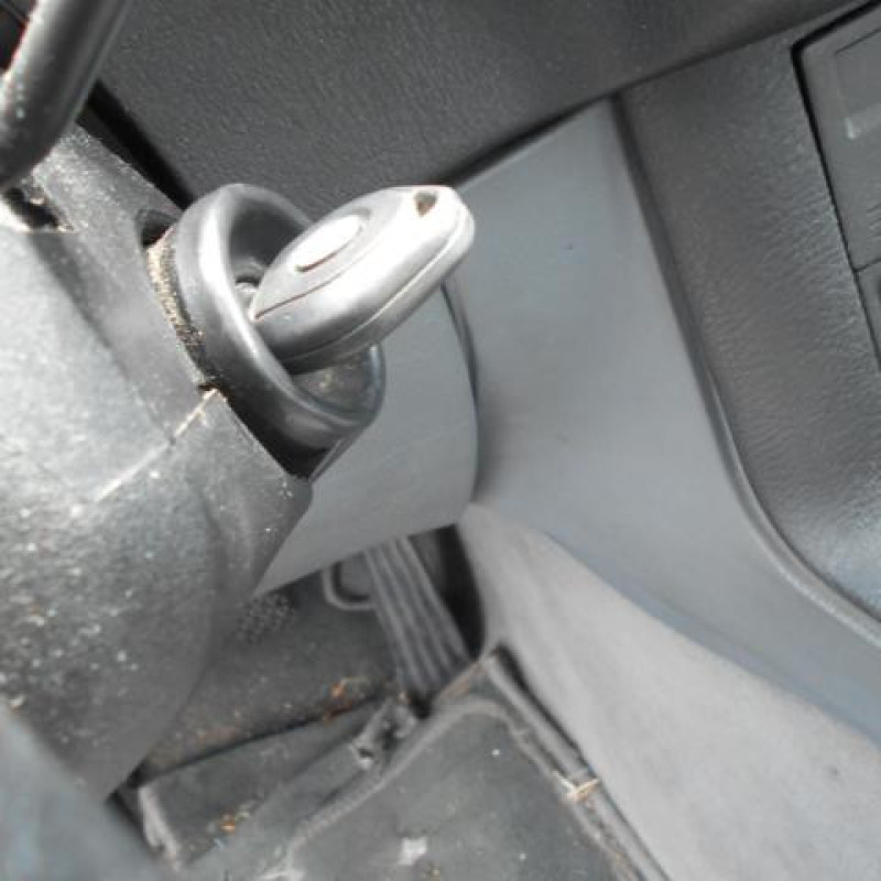 Pare choc arriere BMW SERIE 3 E36 Photo n°11