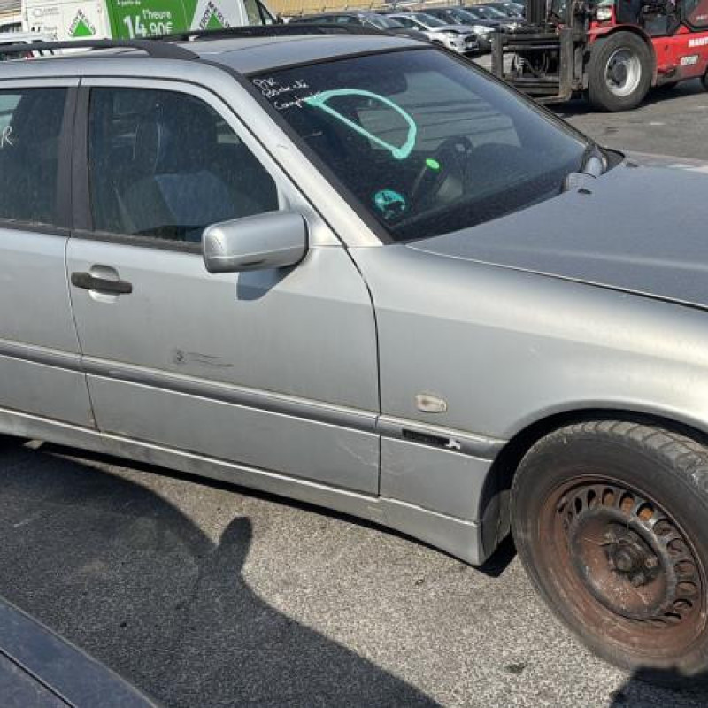 Pare choc avant MERCEDES CLASSE C 202 Photo n°13