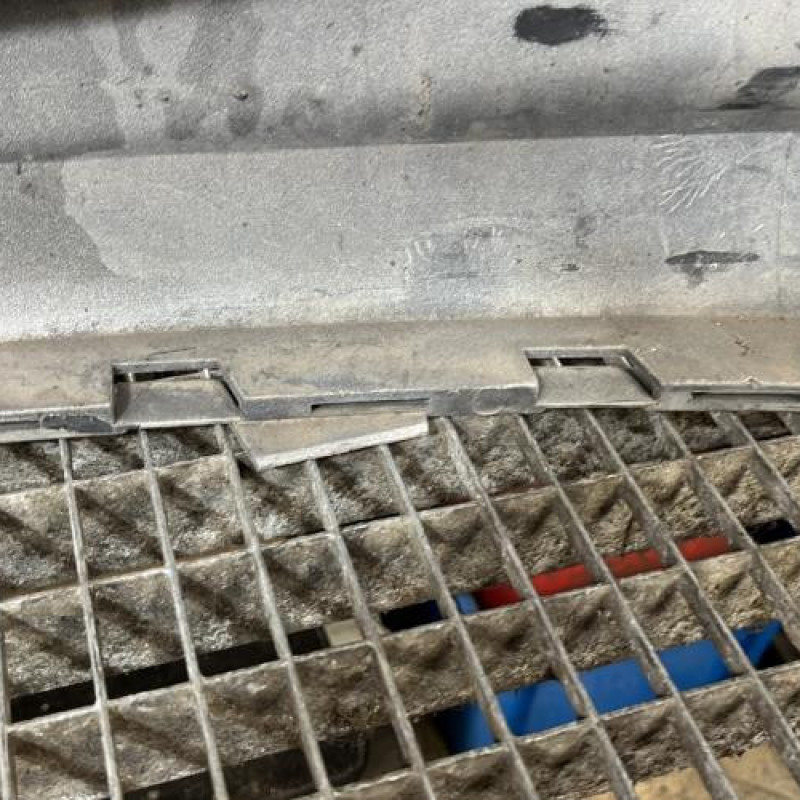 Pare choc avant PEUGEOT 207 Photo n°8