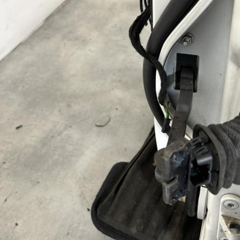 Porte avant gauche MERCEDES CLASSE CLS 219 Photo n°4