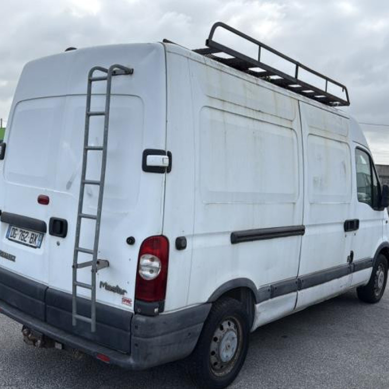 Pare choc avant RENAULT MASTER 2 Photo n°9