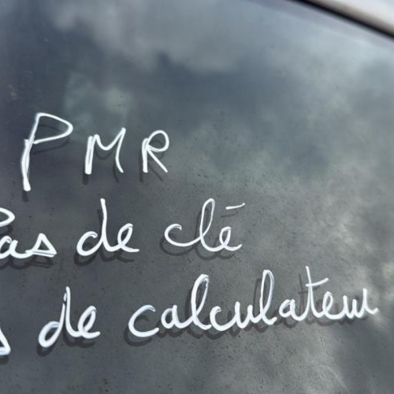 Pare choc avant RENAULT MASTER 2 Photo n°16