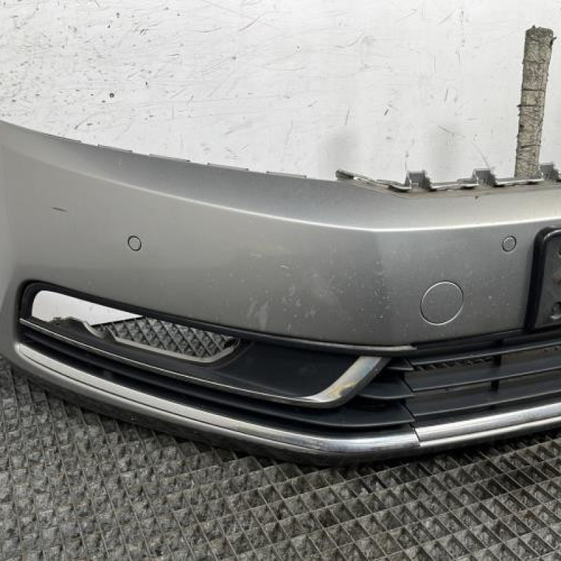 Pare choc avant VOLKSWAGEN PASSAT 6 Photo n°2