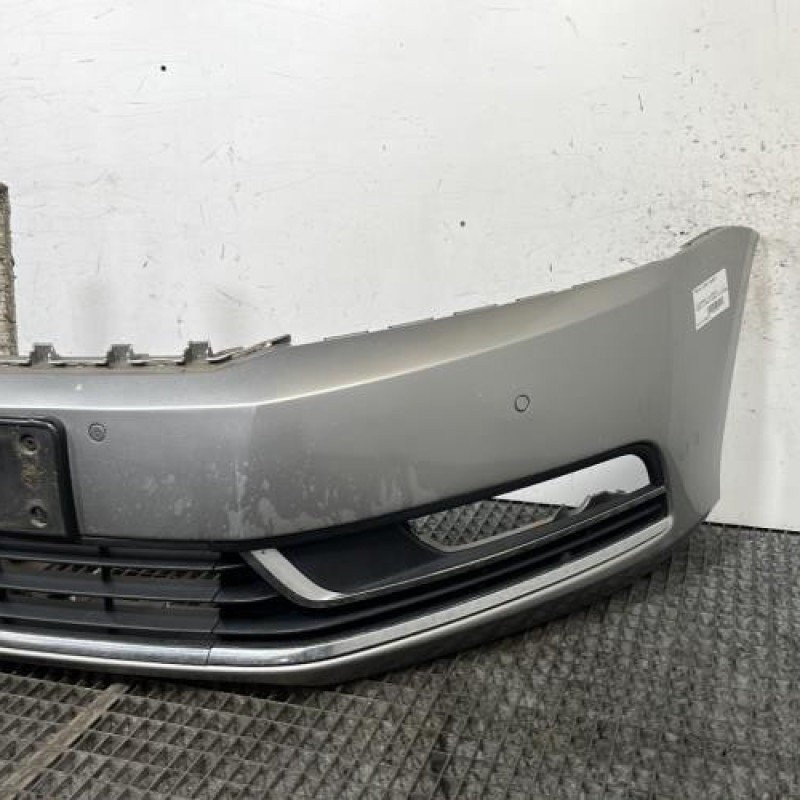 Pare choc avant VOLKSWAGEN PASSAT 6 Photo n°3