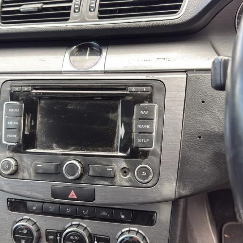 Porte avant droit VOLKSWAGEN PASSAT 6 Photo n°16