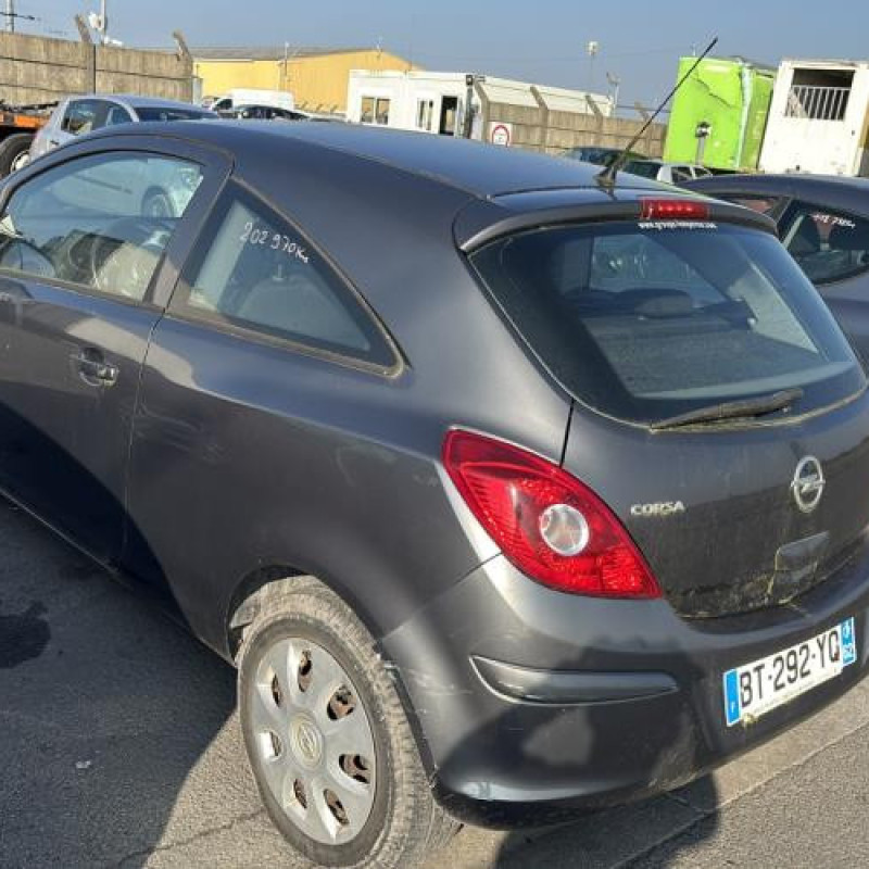 Porte avant gauche OPEL CORSA D Photo n°10