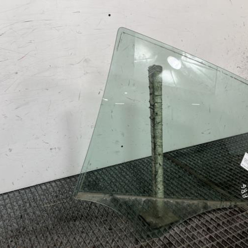 Vitre arriere gauche MERCEDES CLASSE A 169 Photo n°3