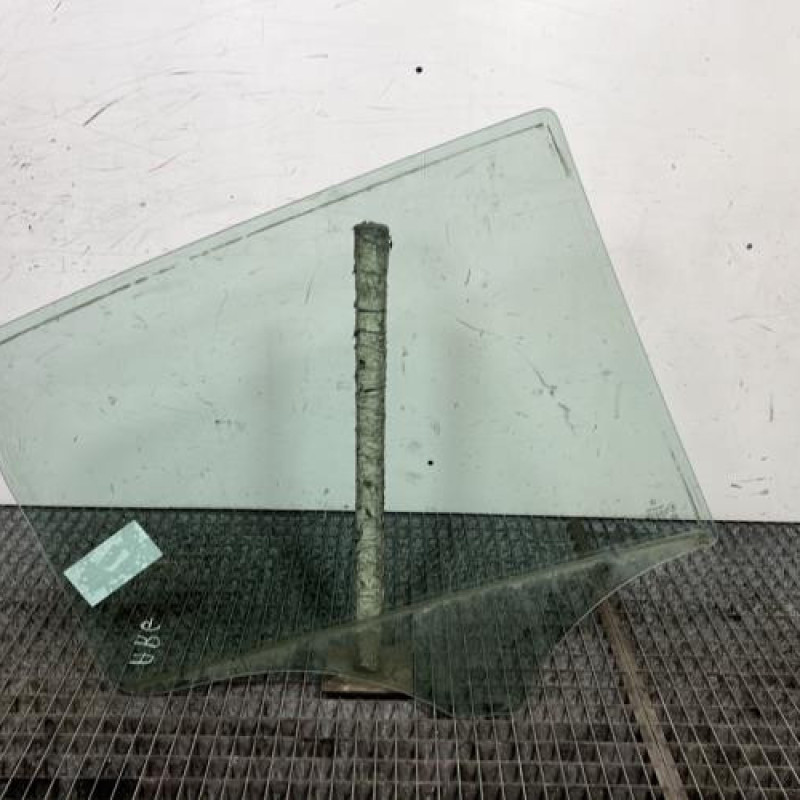 Vitre arriere gauche MERCEDES CLASSE A 169 Photo n°4