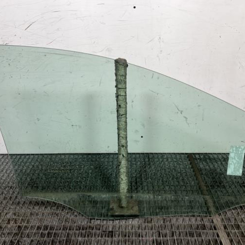 Vitre avant gauche MERCEDES CLASSE A 169 Photo n°4