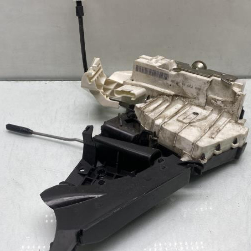 Serrure arriere gauche MERCEDES CLASSE A 169 Photo n°3