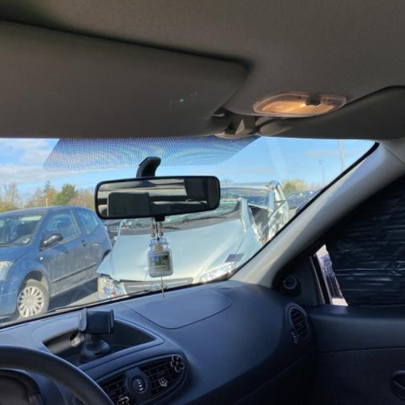 Custode arriere droit RENAULT CLIO 3 Photo n°20