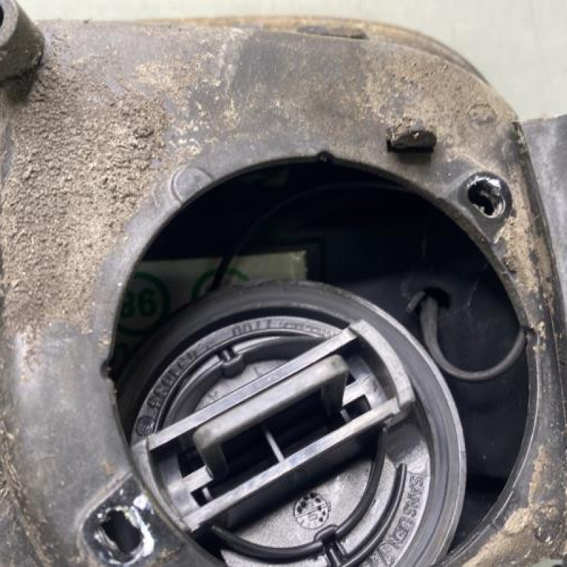 Trappe d'essence RENAULT CLIO 3 Photo n°3