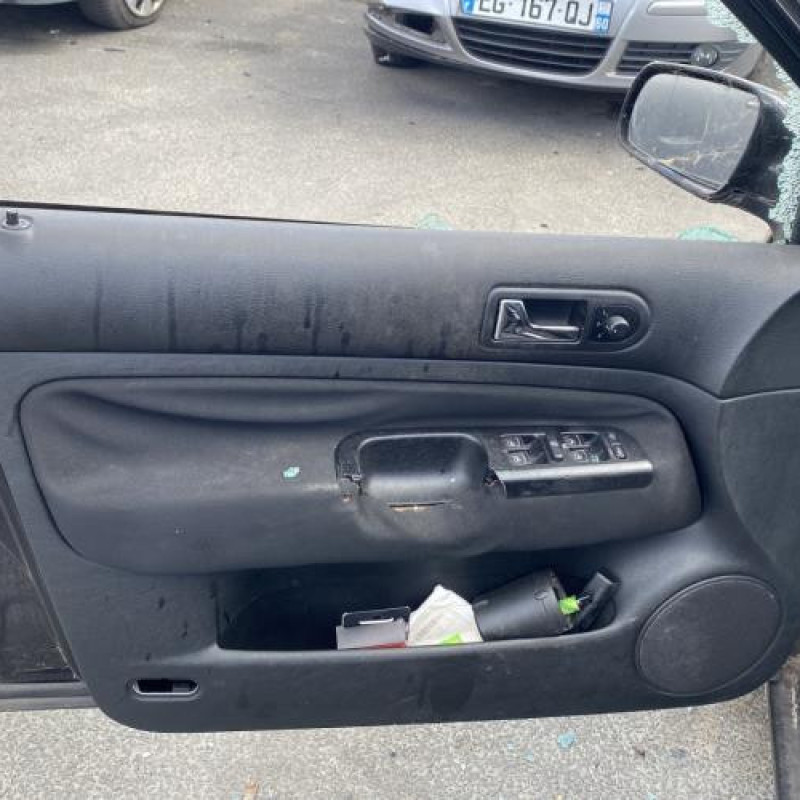 Vitre arriere droit VOLKSWAGEN GOLF 4 Photo n°13