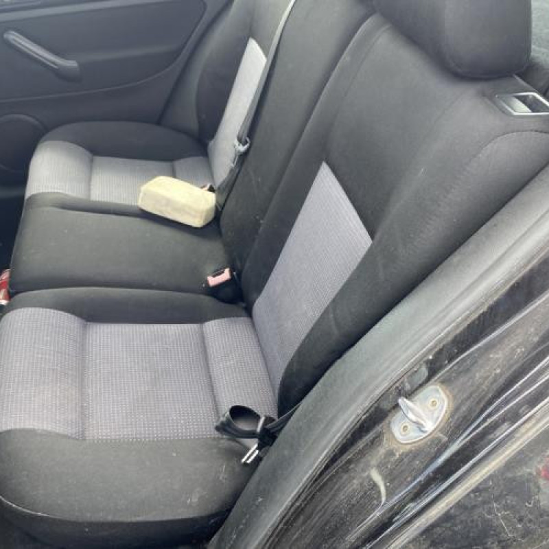 Vitre arriere droit VOLKSWAGEN GOLF 4 Photo n°16