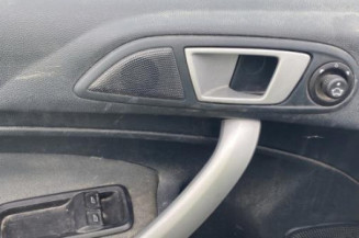 Custode avant droit FORD FIESTA 6