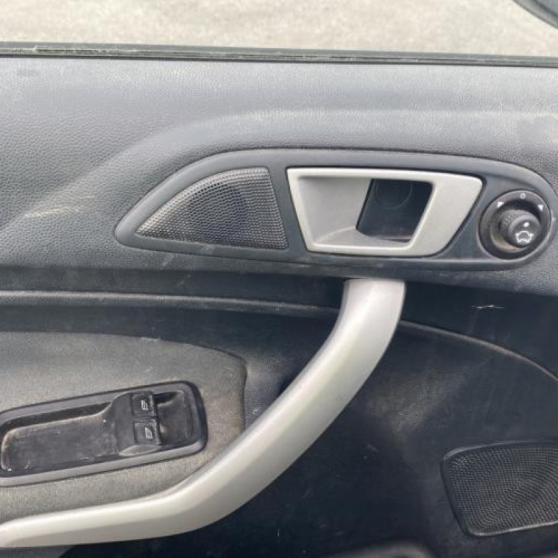 Custode avant droit FORD FIESTA 6 Photo n°14