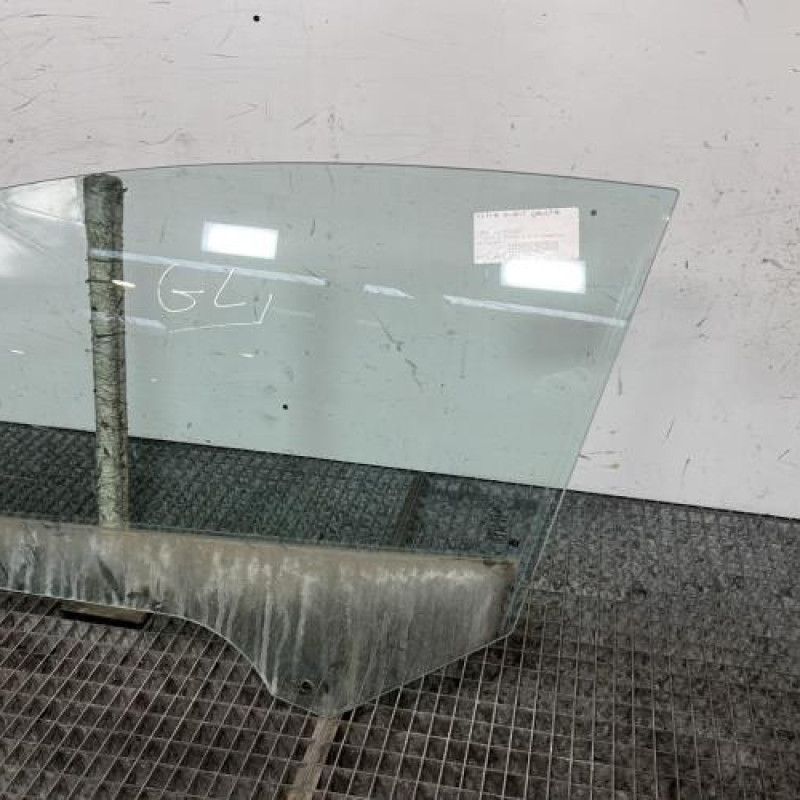 Vitre avant gauche FORD FIESTA 6 Photo n°3