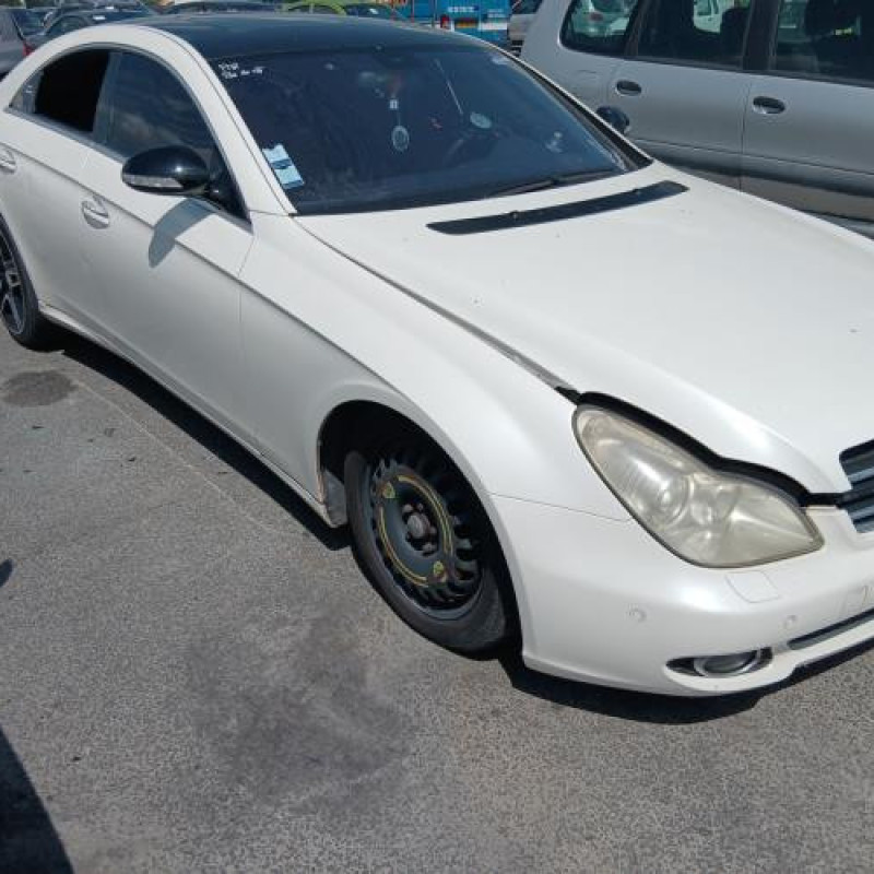Vitre avant gauche MERCEDES CLASSE CLS 219 Photo n°6