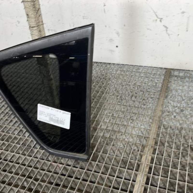 Custode arriere gauche TOYOTA COROLLA VERSO 2 Photo n°3