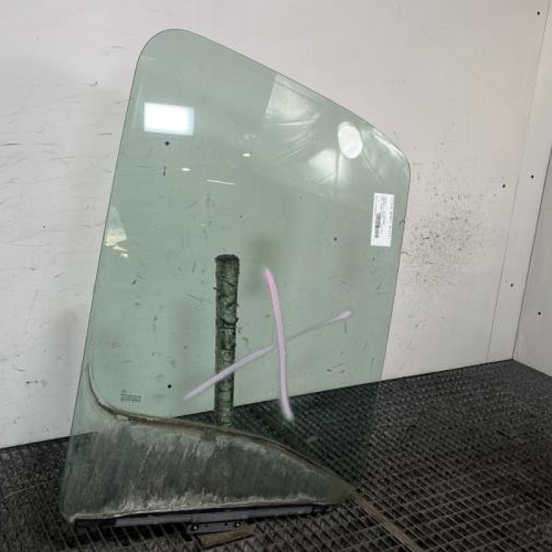 Vitre avant droit RENAULT MASTER 2 Photo n°3