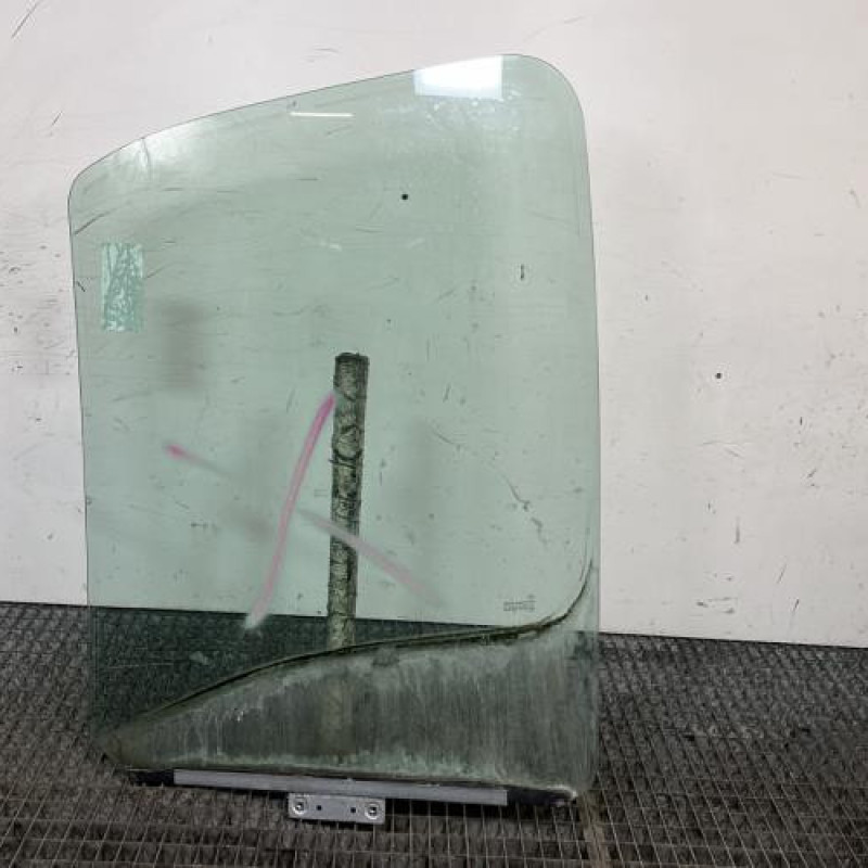 Vitre avant droit RENAULT MASTER 2 Photo n°4