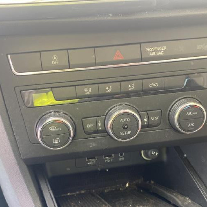 Poignee interieur avant droit SEAT ATECA Photo n°20