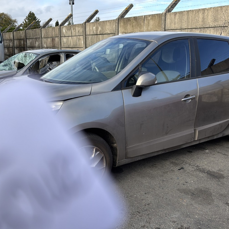 RENAULT GRAND SCENIC 3 PHASE 1 1.5 DCI - 8V TURBO Photo n°3