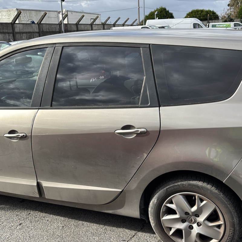 RENAULT GRAND SCENIC 3 PHASE 1 1.5 DCI - 8V TURBO Photo n°16