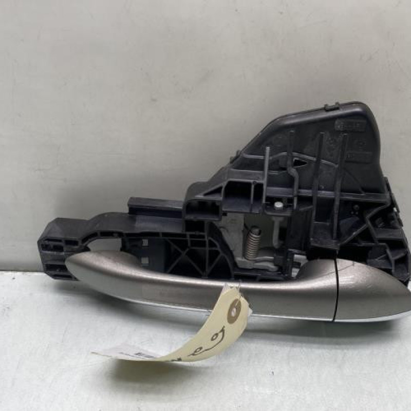 Poignee porte arriere droit MERCEDES CLASSE A 169 Photo n°1
